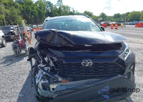 2021 Toyota Rav4 Xle z USA, uszkodzony, nr VIN 2T3W1RFV5MC130714